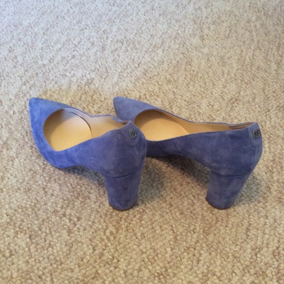 Blue suede pump - Picture 6 of 7